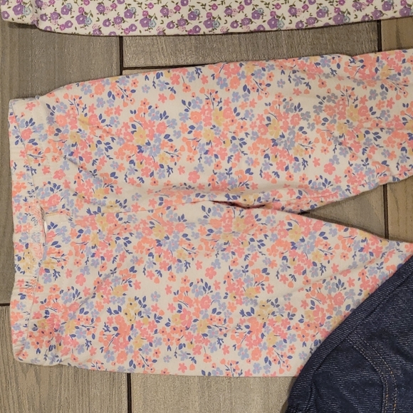 Bundle of 12 Month Carters Leggings - Picture 3 of 6